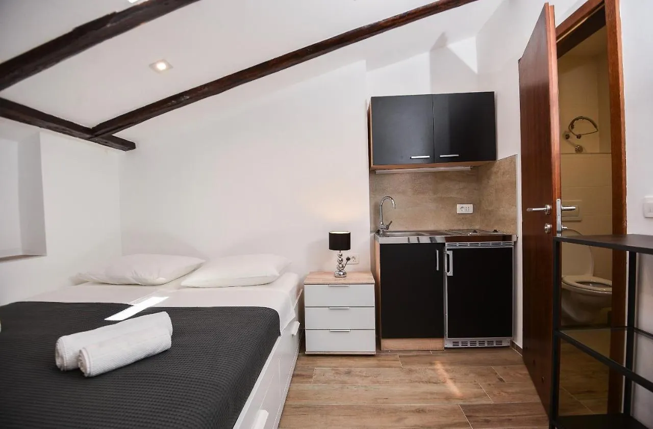 Old Town Rooms 1 Pula