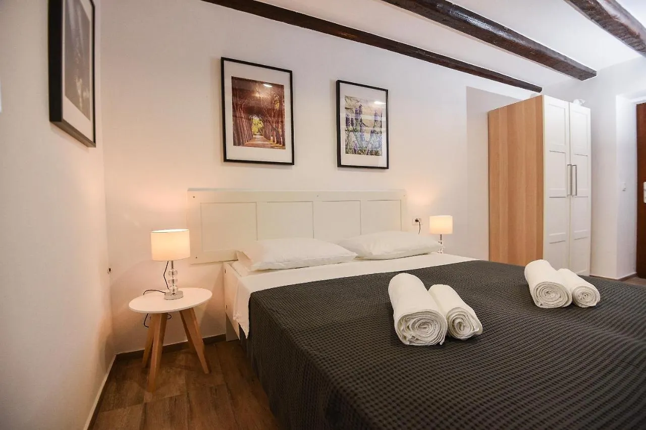 Old Town Rooms 1 Pula Croatia